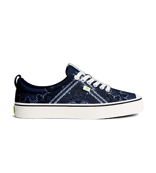 Dámské volnočasové boty Cariuma OCA Low Navy Bandana Canvas Sneaker