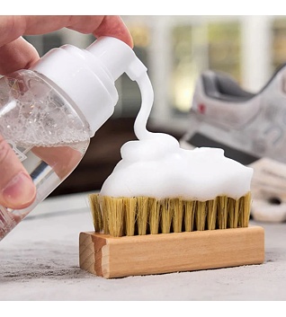 Čisticí prostředek Reshoevn8r Oxiclean Sneaker + Hat Foam