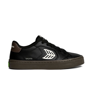 Pánské volnočasové boty Cariuma SALVAS Teak Black Leather Ivory Logo Sneaker