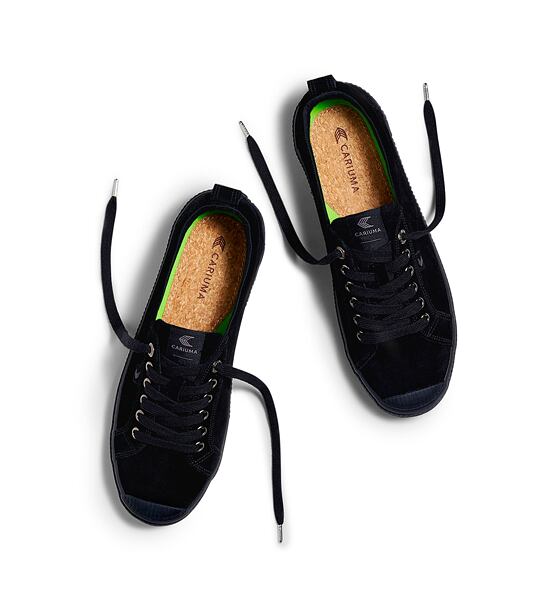 Dámské volnočasové boty Cariuma OCA Low All Black Suede Sneaker