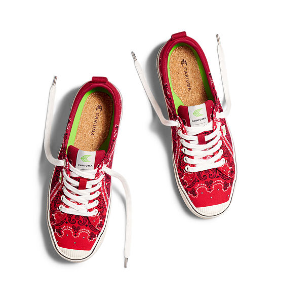 Dámské volnočasové boty Cariuma OCA Low Red Bandana Canvas Sneaker