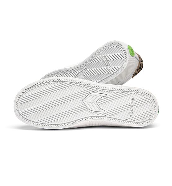 Dámské volnočasové boty Cariuma SALVAS White Leather Black Logo Leopard Print Sneaker