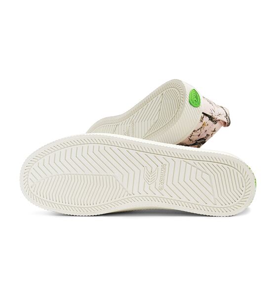 Dámské volnočasové boty Cariuma OCA Low Pale Lilac Parrot Print Canvas Sneaker